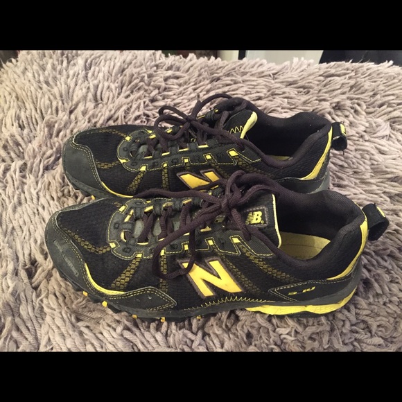 NEW BALANCE Men's black and yellow sneaker - Picture 1 of 4